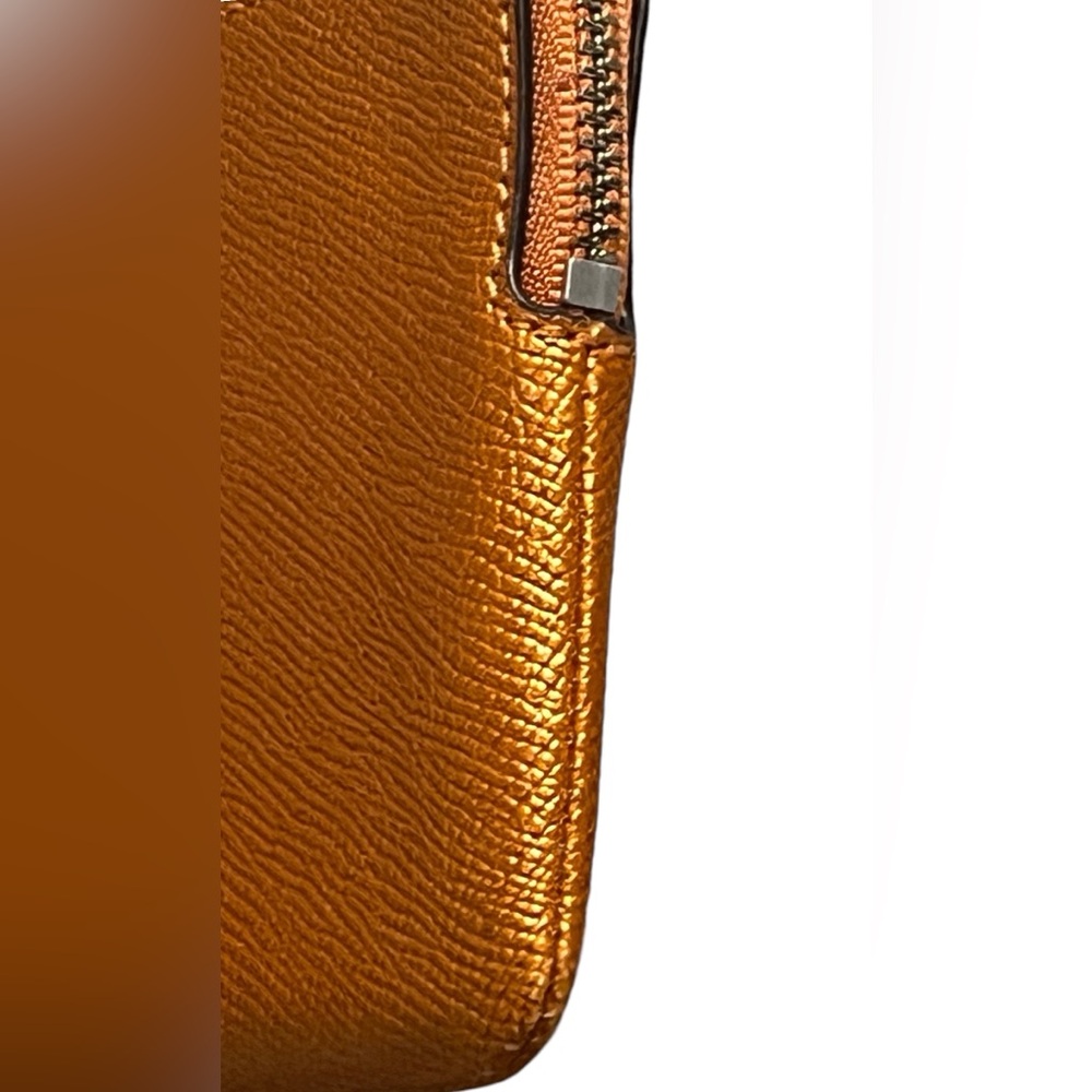 Coach 2018 F21070 RARE Orange Metallic Wristlet! AMAZING CONDITION🔥 - Picture 5 of 10